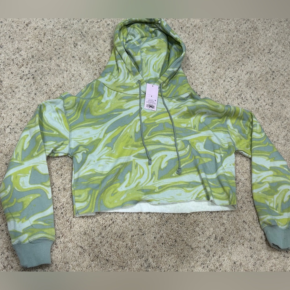 Wild Fable Green Patterned Cropped Hoodie Size S NWT